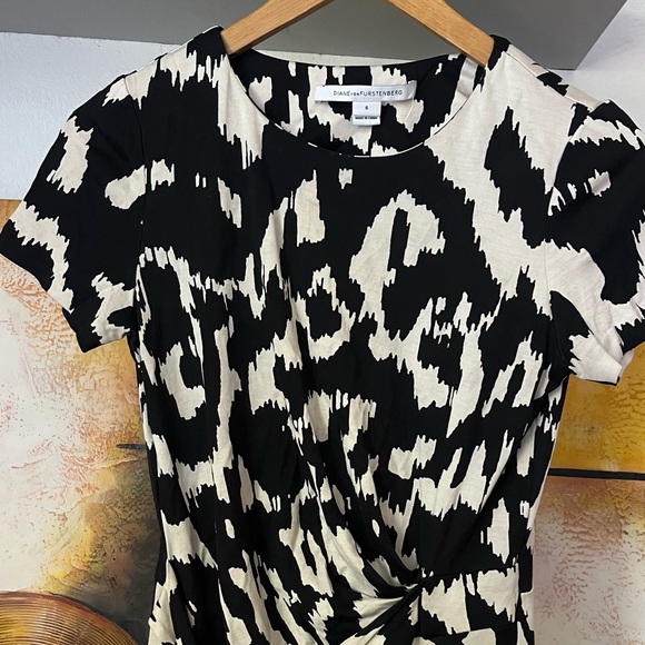 Diane Von Furstenberg ZOE Dress size 6 - Picture 5 of 15